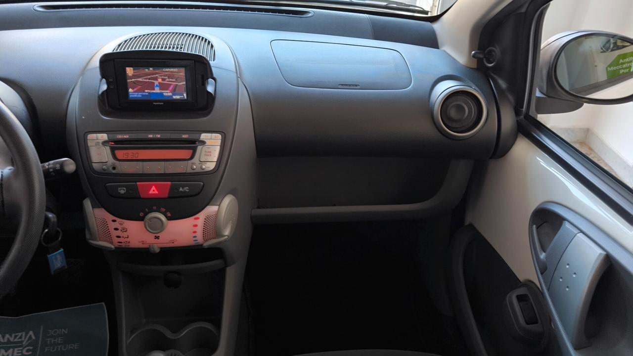 Toyota Aygo 1.0 12V VVT-i 5 porte Sol Connect