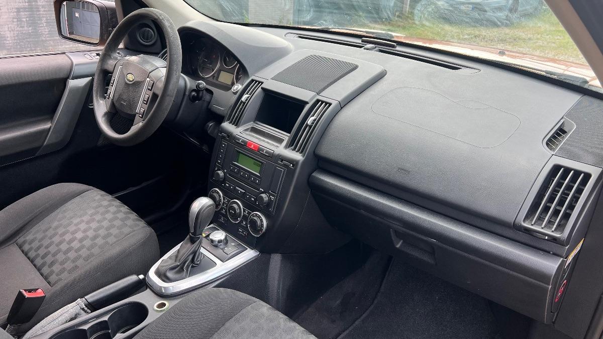 LAND ROVER - Freelander 2.2 td4 SE