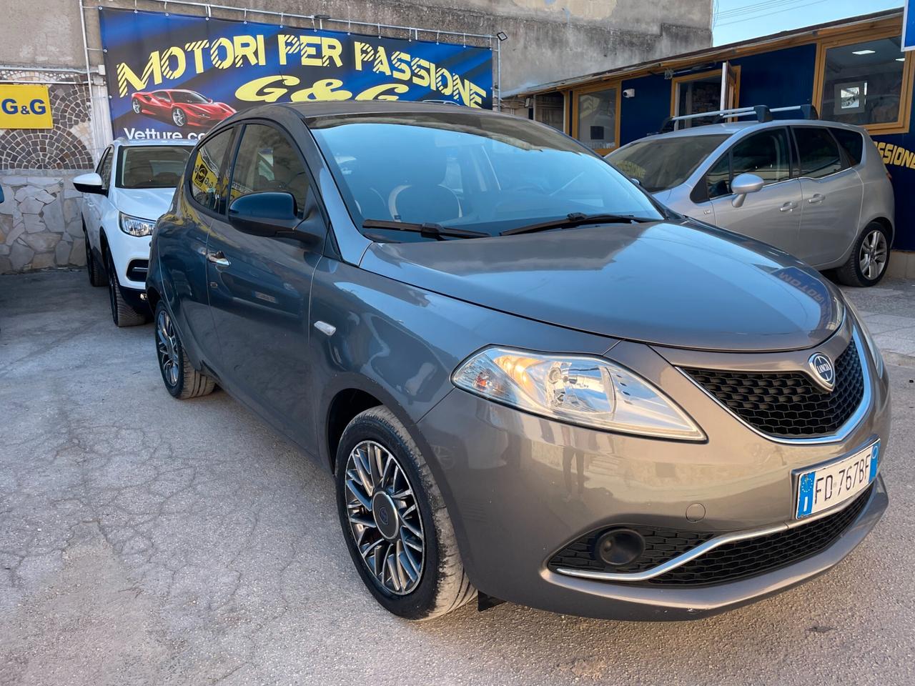 Lancia Ypsilon 1.2 69 CV 5 porte GPL Ecochic Gold
