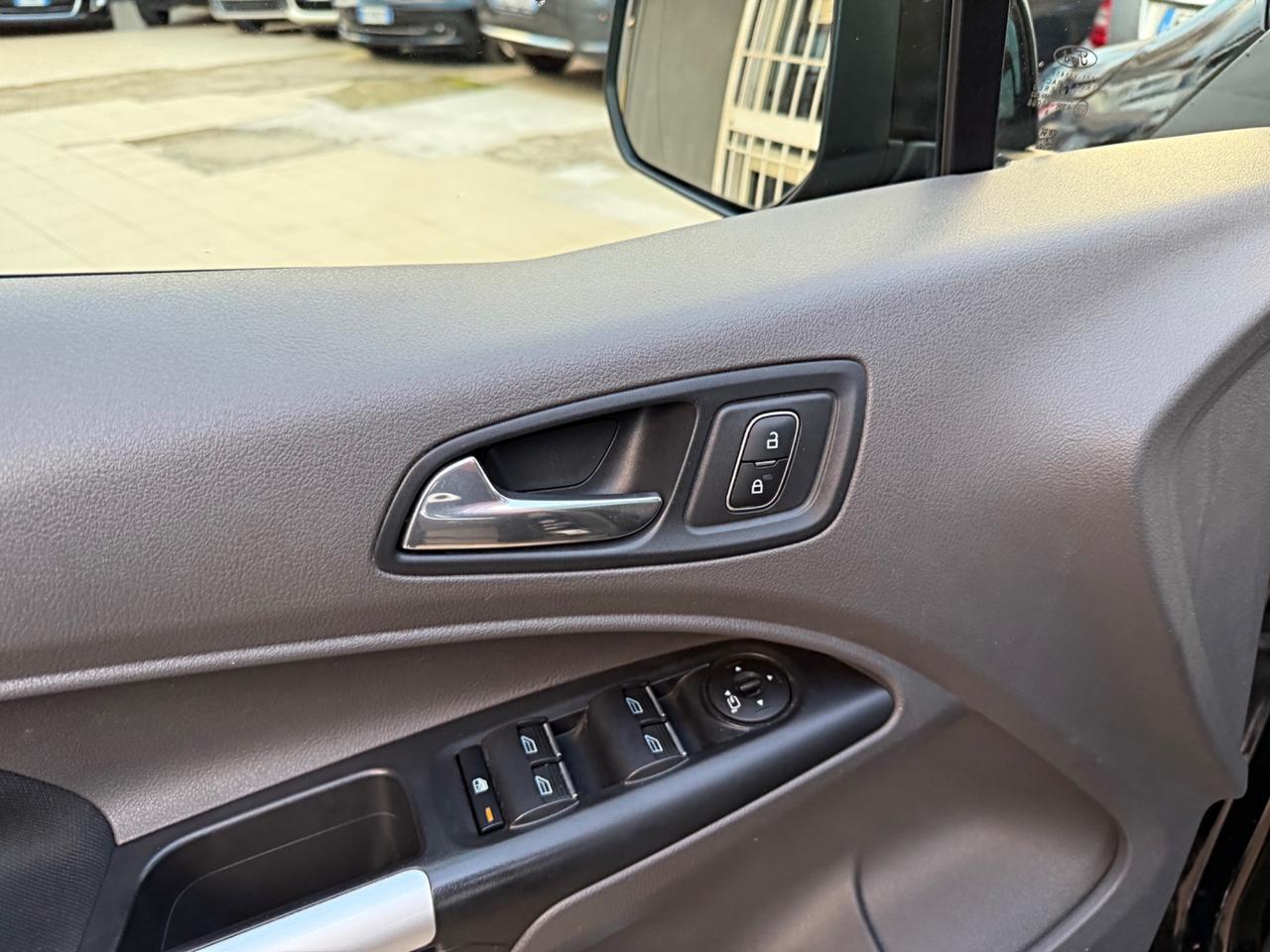 Ford Tourneo Connect 1.5 TDCi 120 CV Powershift Titanium