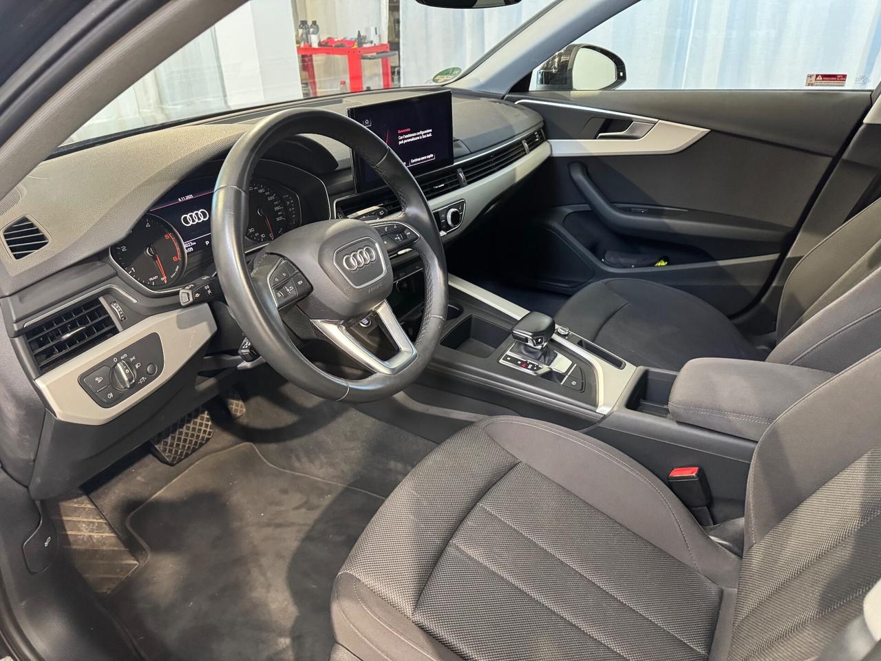 Audi A4 35 TDI/163 CV S tronic Business Advanced