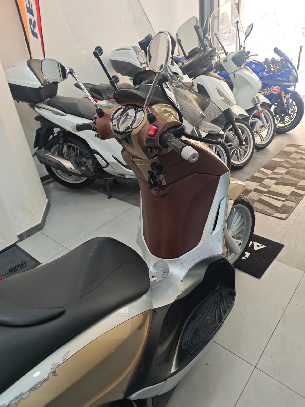 Piaggio Beverly 300 i.e. 300ie