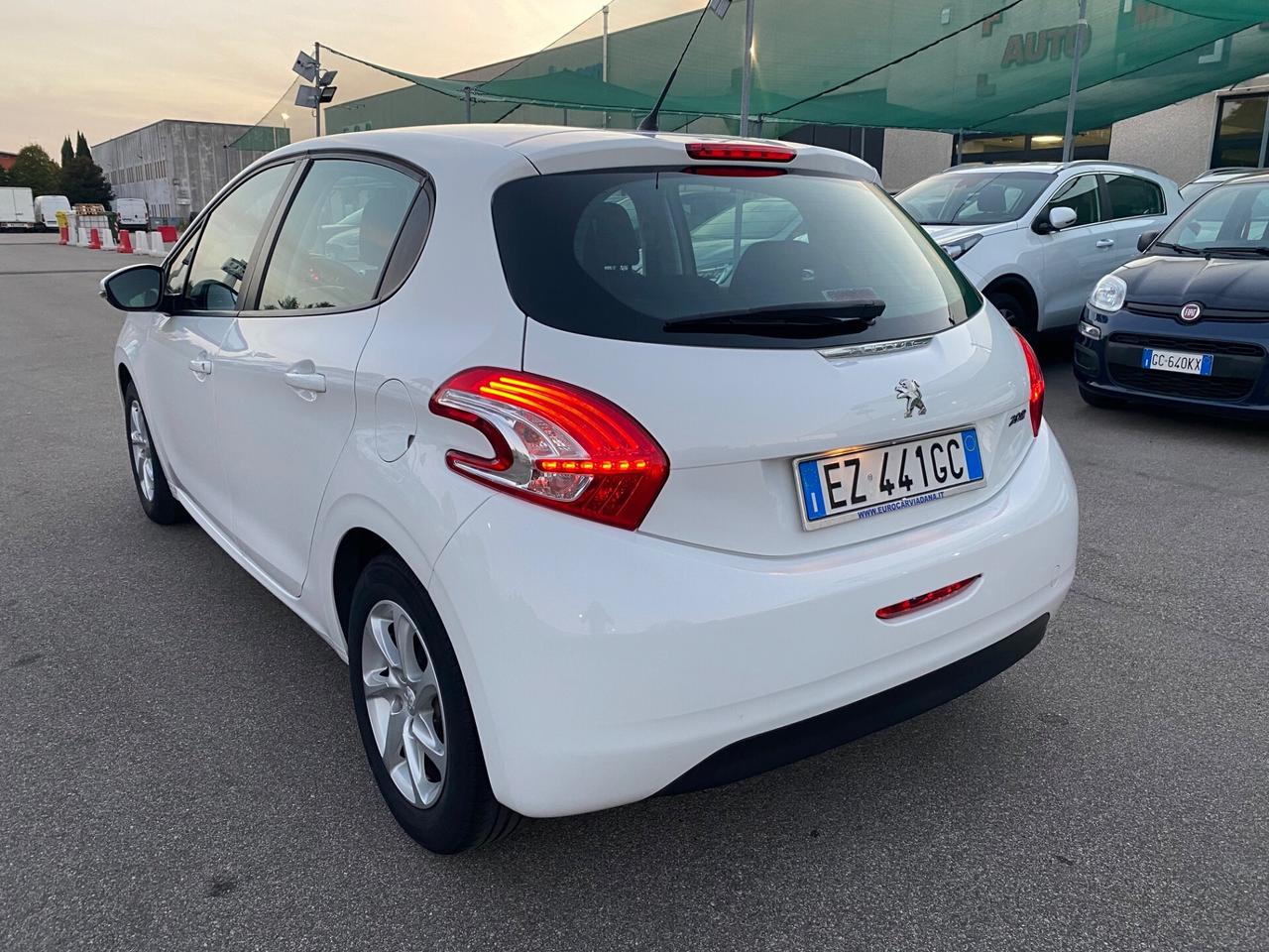 Peugeot 208 1.2 82 Cv 5 porte