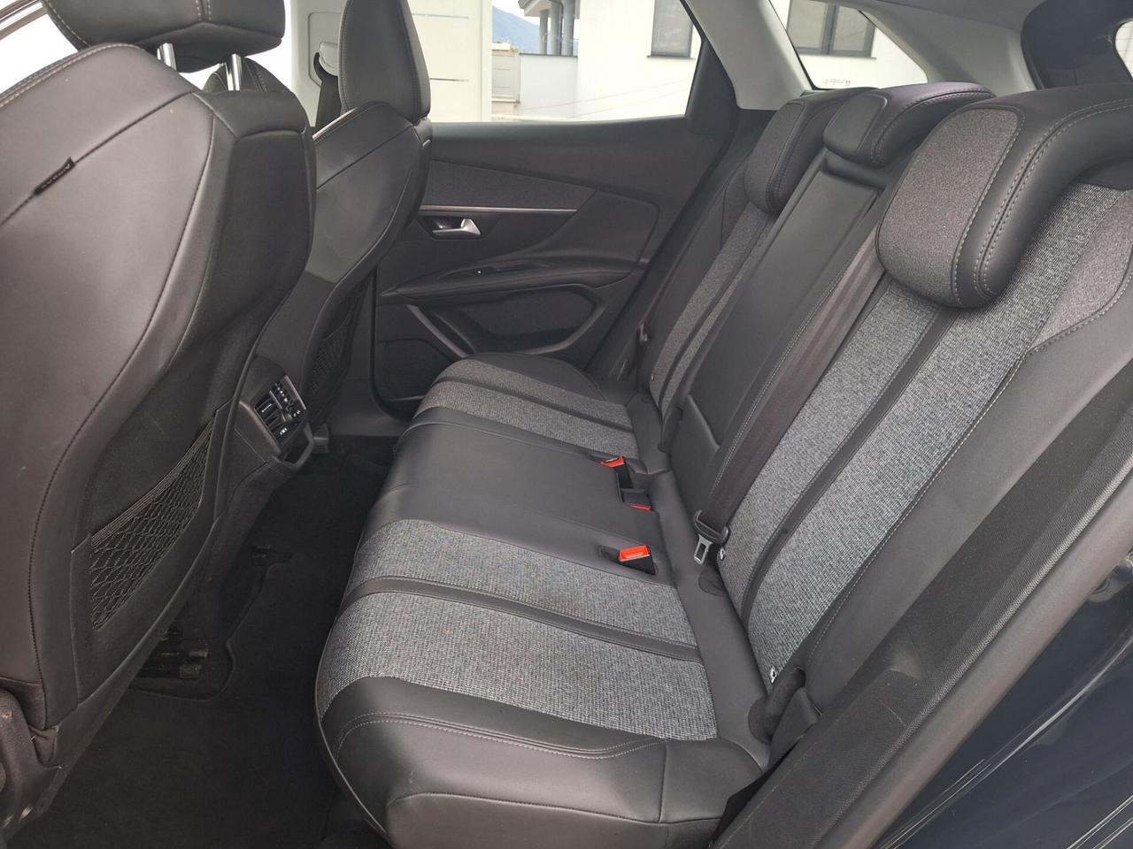 Peugeot 3008 BlueHDi 130 S&S Allure