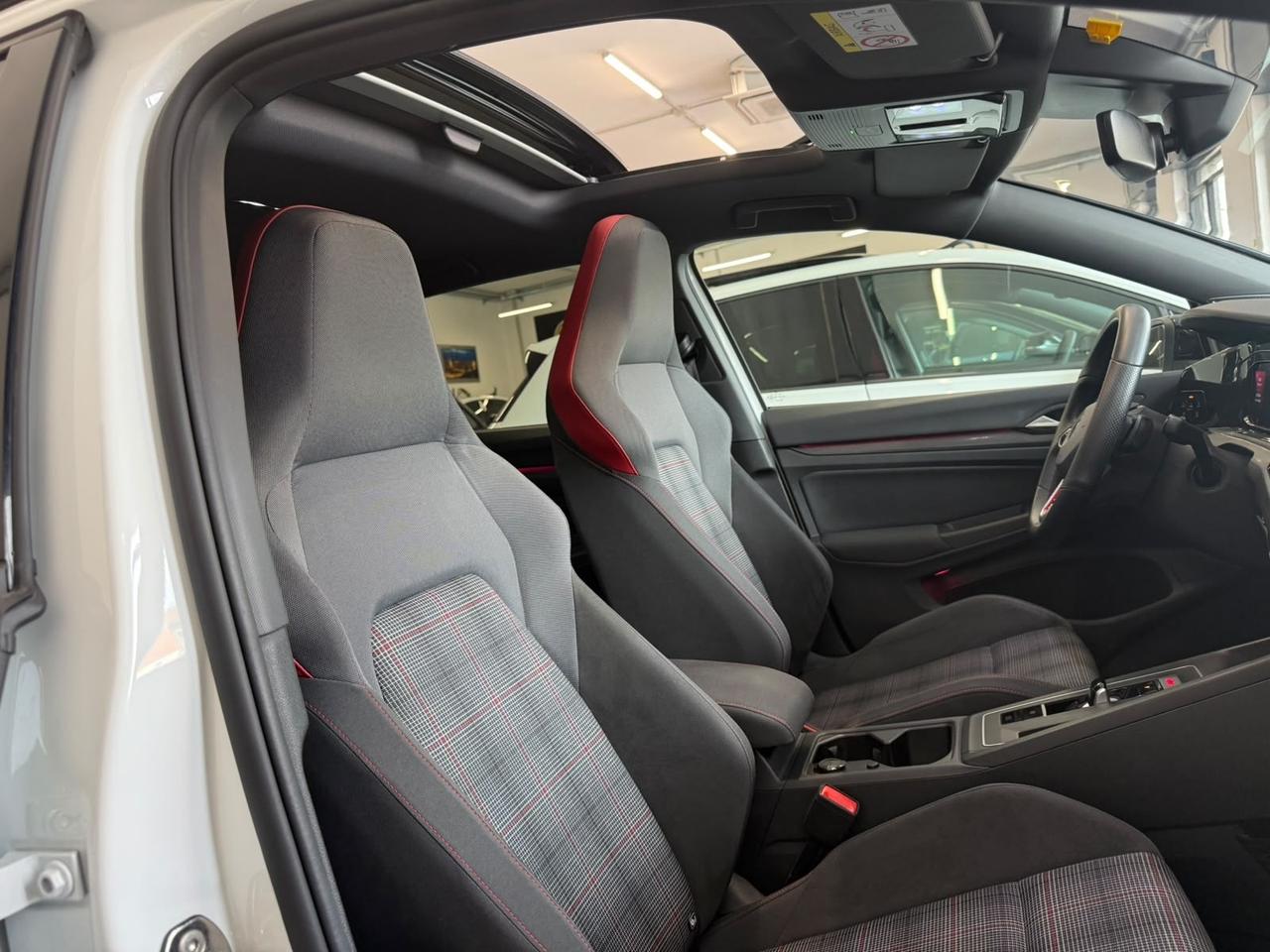 Volkswagen Golf GTI 2.0 TSI DSG TETTO