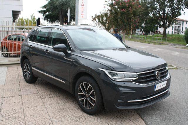 VOLKSWAGEN Tiguan 2.0 TDI 150 CV SCR DSG Life