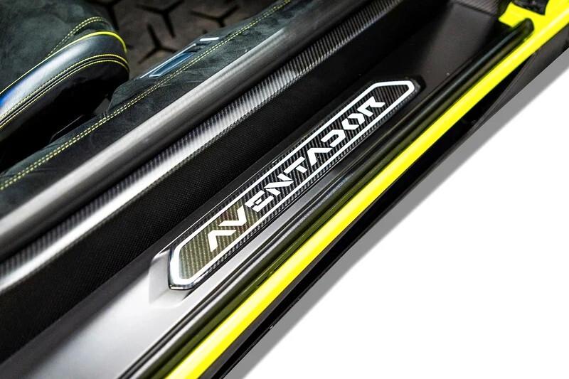 Lamborghini Aventador SV 6.5 V12 NOLEGGIO LUNGO TERMINE - LEASING FULL INCLUSIVE