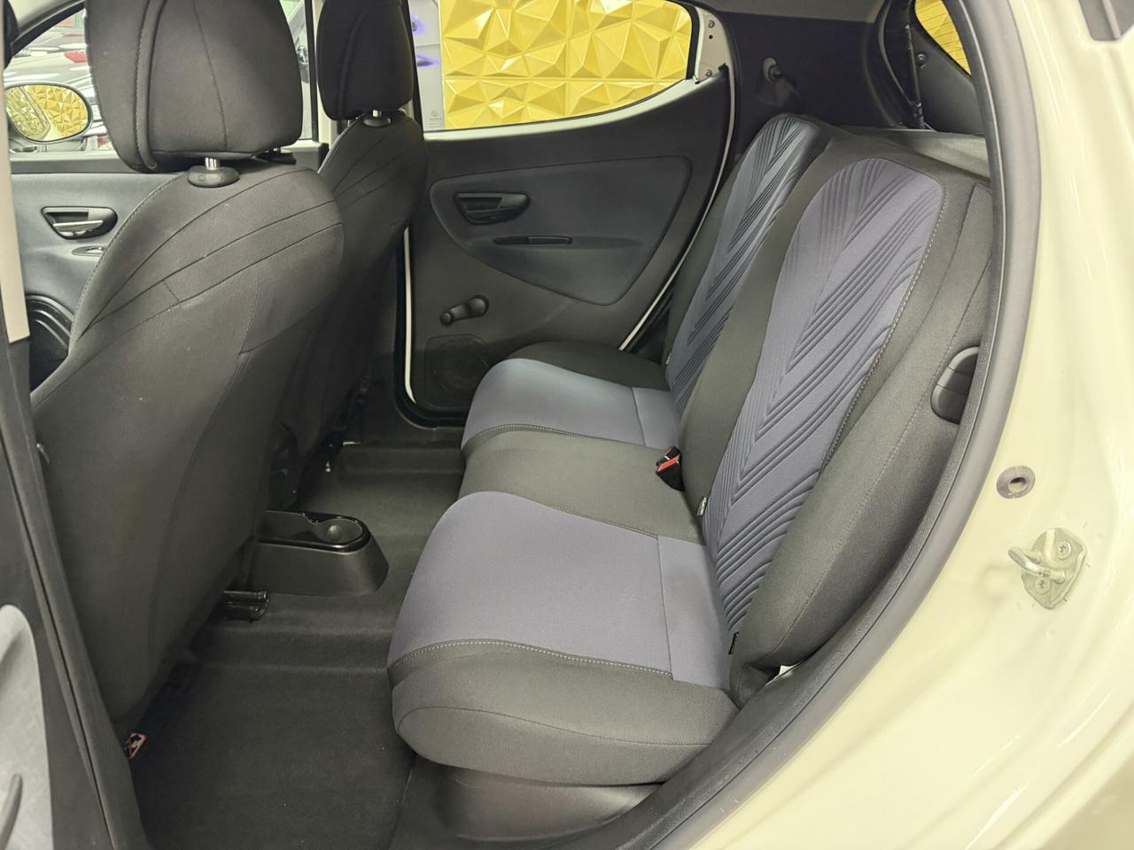 Lancia Ypsilon 1.0 FireFly 5 porte S&S Hybrid Ecochic Gold