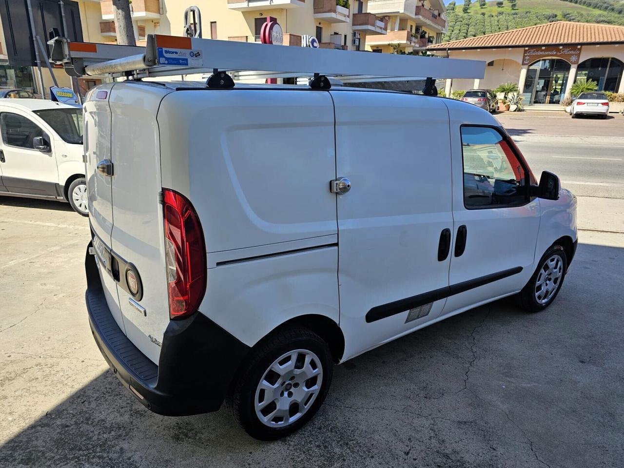 Fiat Doblo t-jet N.p. Sx Cargo - Con Officina Mobile