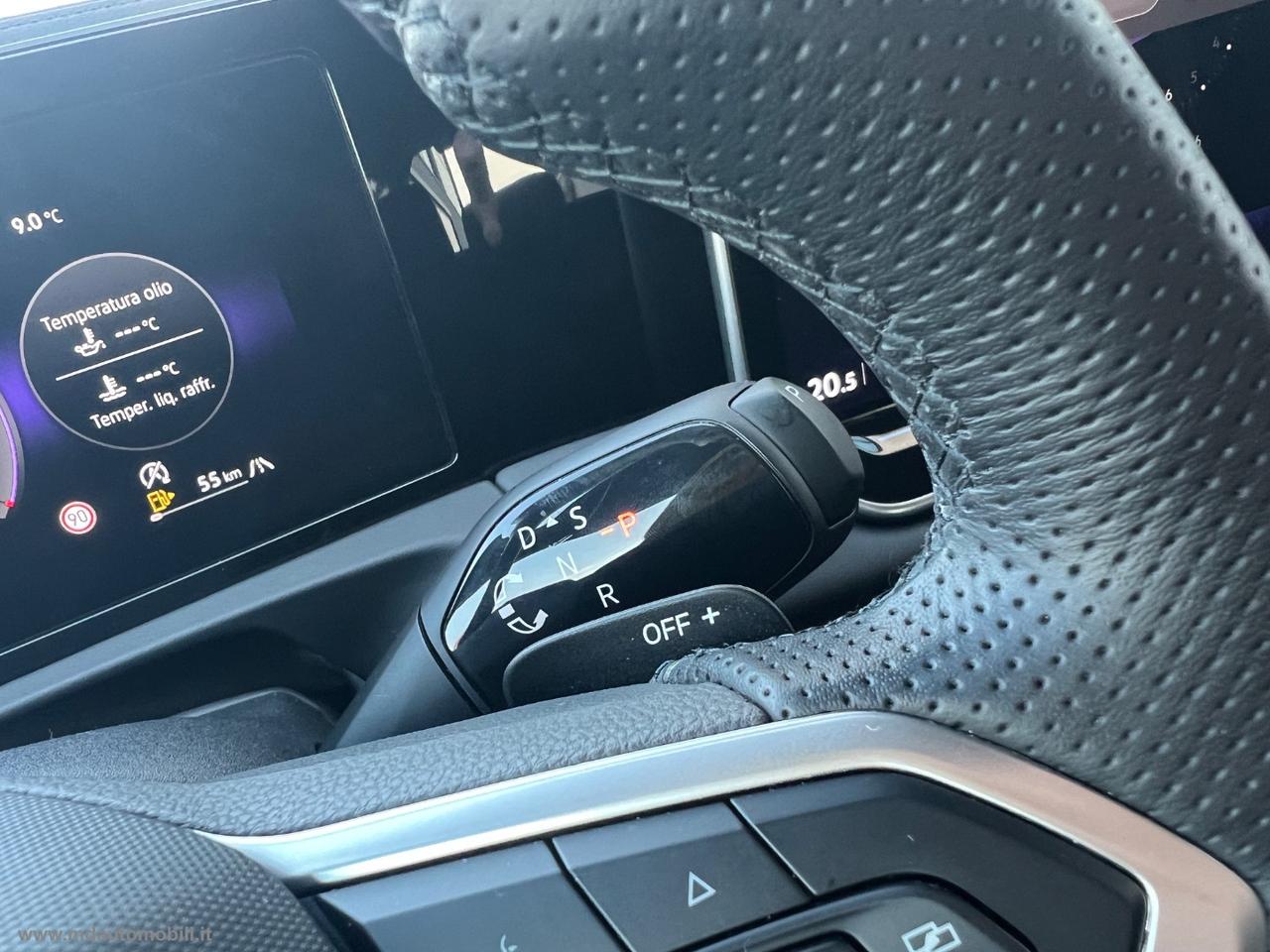 VOLKSWAGEN Tiguan 2.0 TDI 150CV SCR DSG R-Line NUOVO MODELLO IVA ESPOSTA