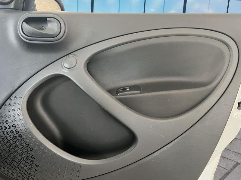 smart forfour forfour 70 1.0 twinamic Youngster