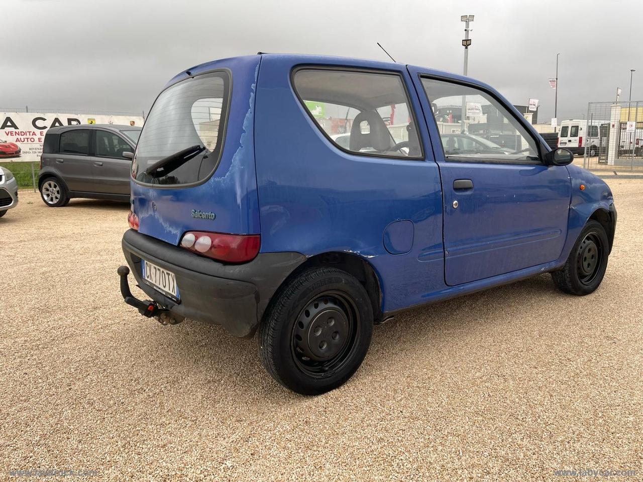 FIAT Seicento 900 CON GANCIO TRAINO