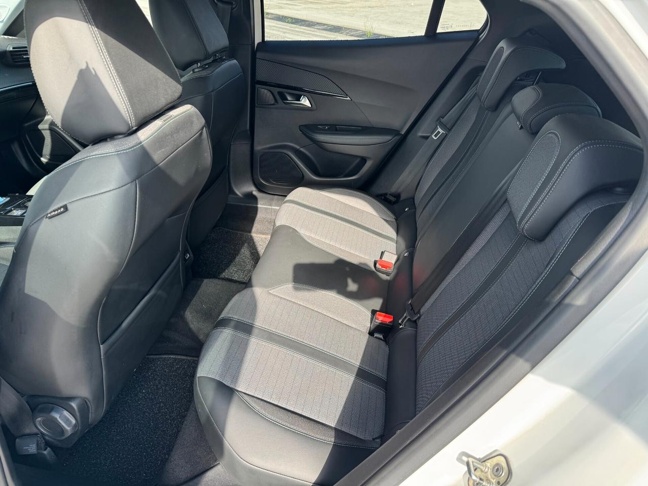 Peugeot 2008 100kw Allure