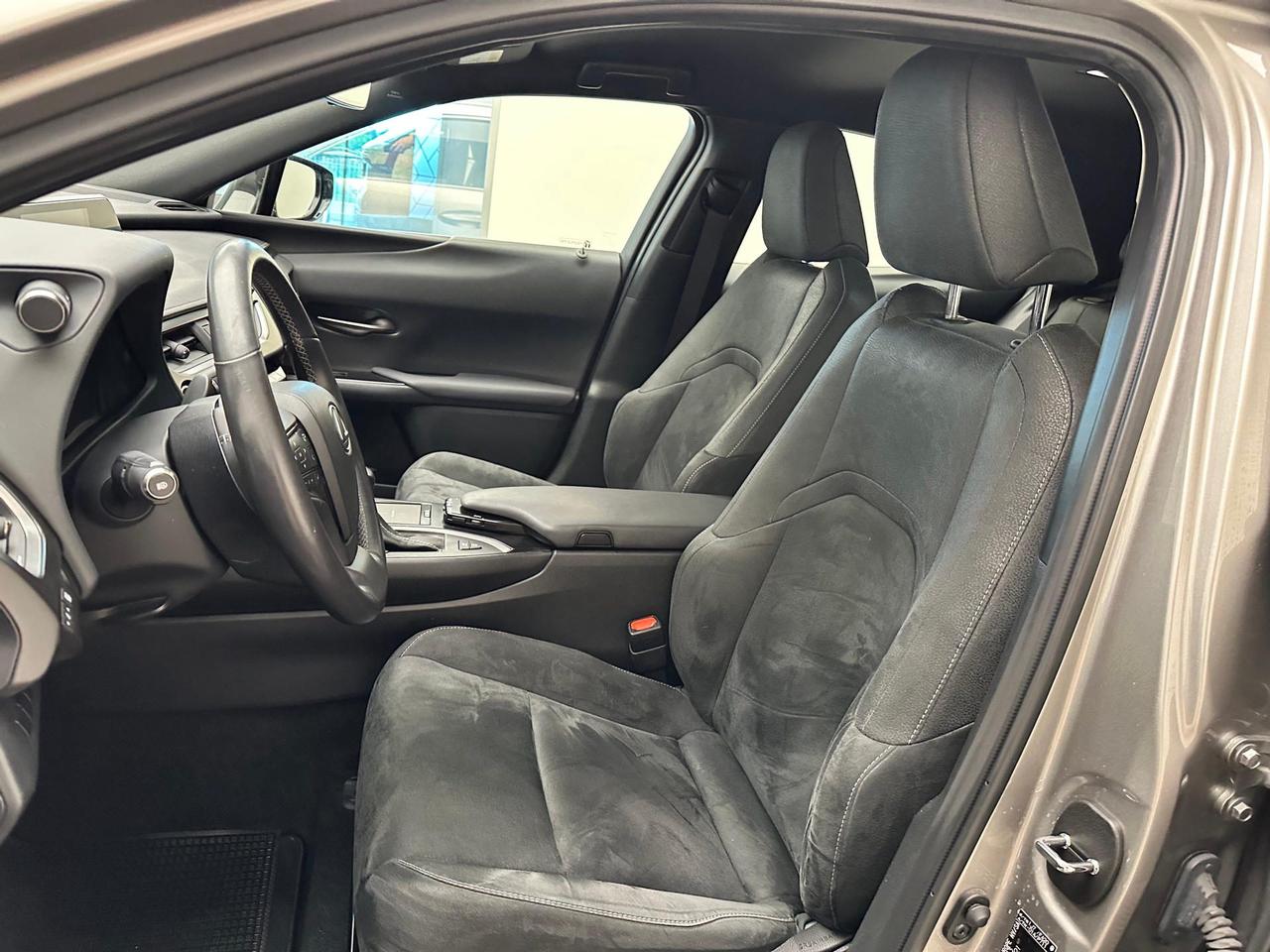 Lexus UX 250h 2.0 Business 2wd cvt my20