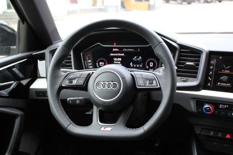 Audi A1 allstreet 30 TFSI S tronic S-LINE Cockpit Camera
