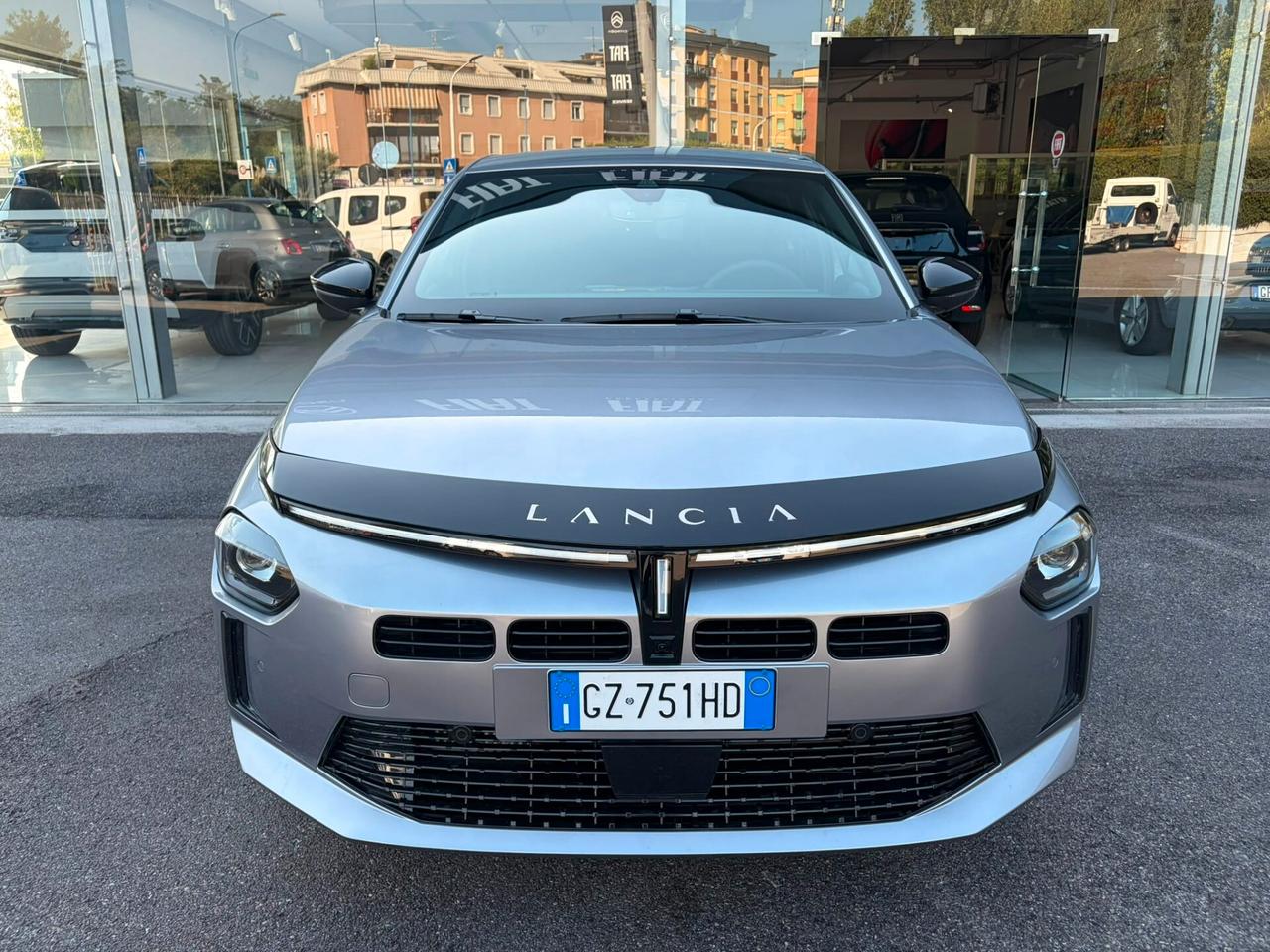 Lancia Ypsilon Hybrid e-DCT LX