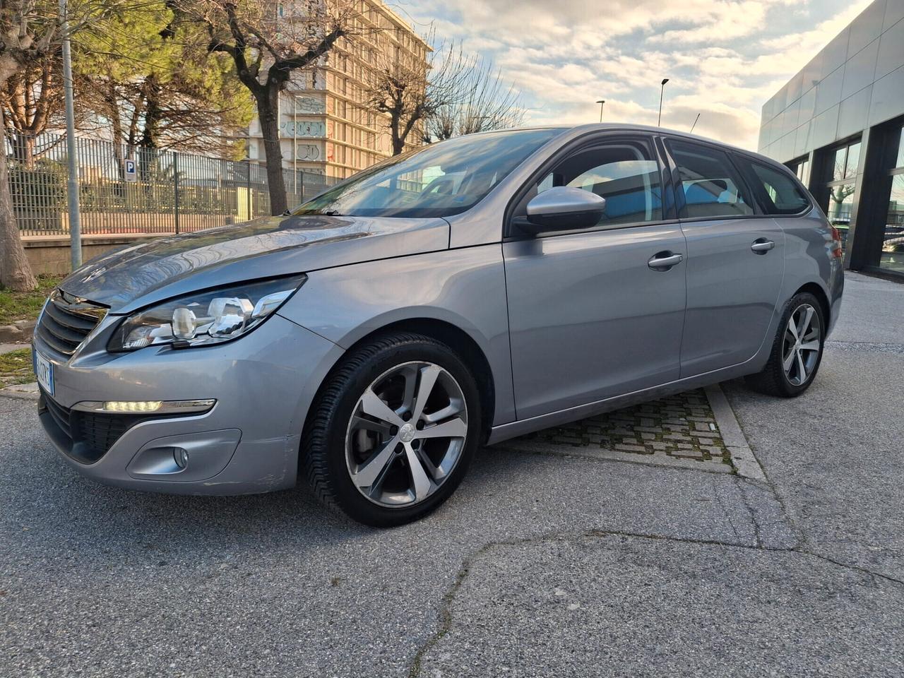 Peugeot 308-1.6 HDi 100 SW Business*SOLO 79000 KM.*