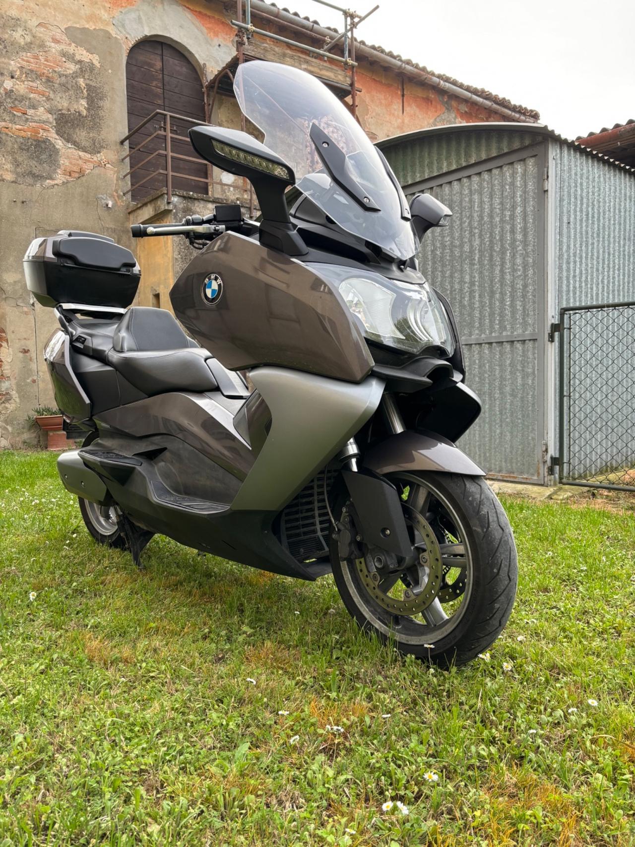 BMW 650 GT scooter 650GT