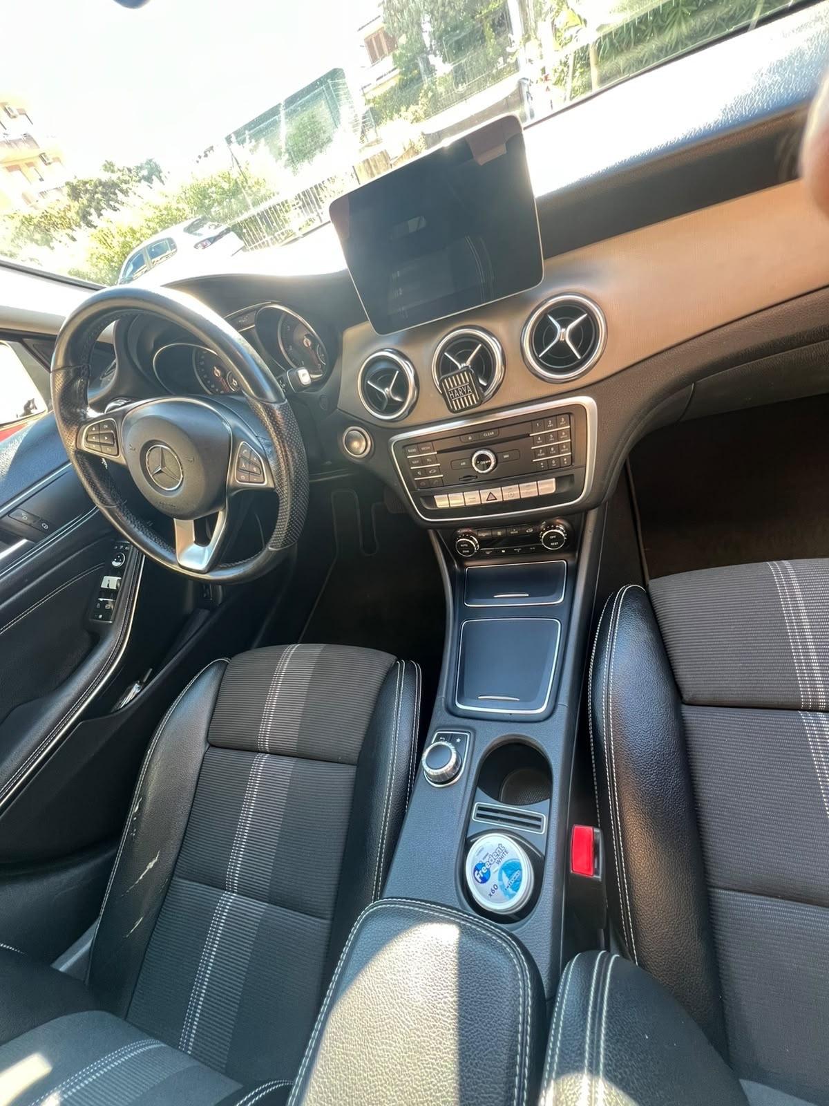 Mercedes-benz GLA 200 d Automatic 4Matic Premium