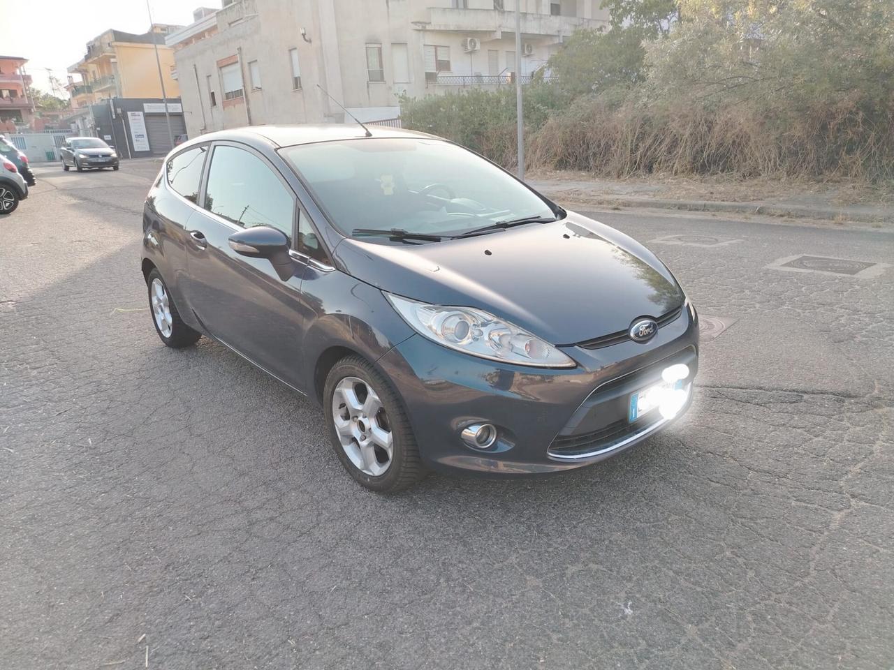 Ford Fiesta 1.4 TDCi 70CV 3 porte Titanium 2012