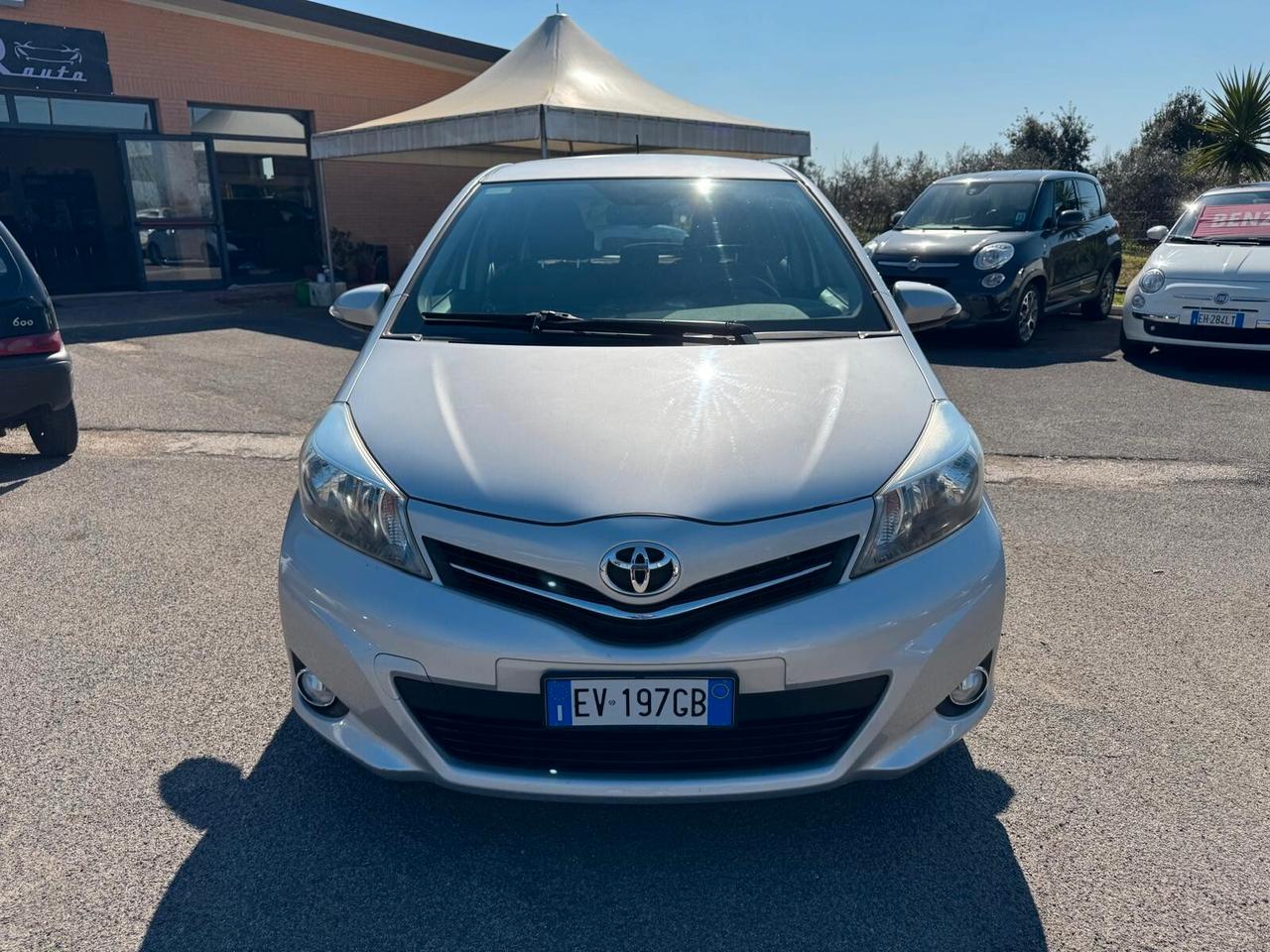 Toyota Yaris 1.4 D-4D 90CV 5P LOUNGE NEOPATENTATI 2014