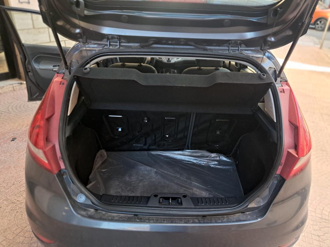 FORD FIESTA 1.6 Diesel 95CV-VISTA E PIACIUTA-Euro1890-