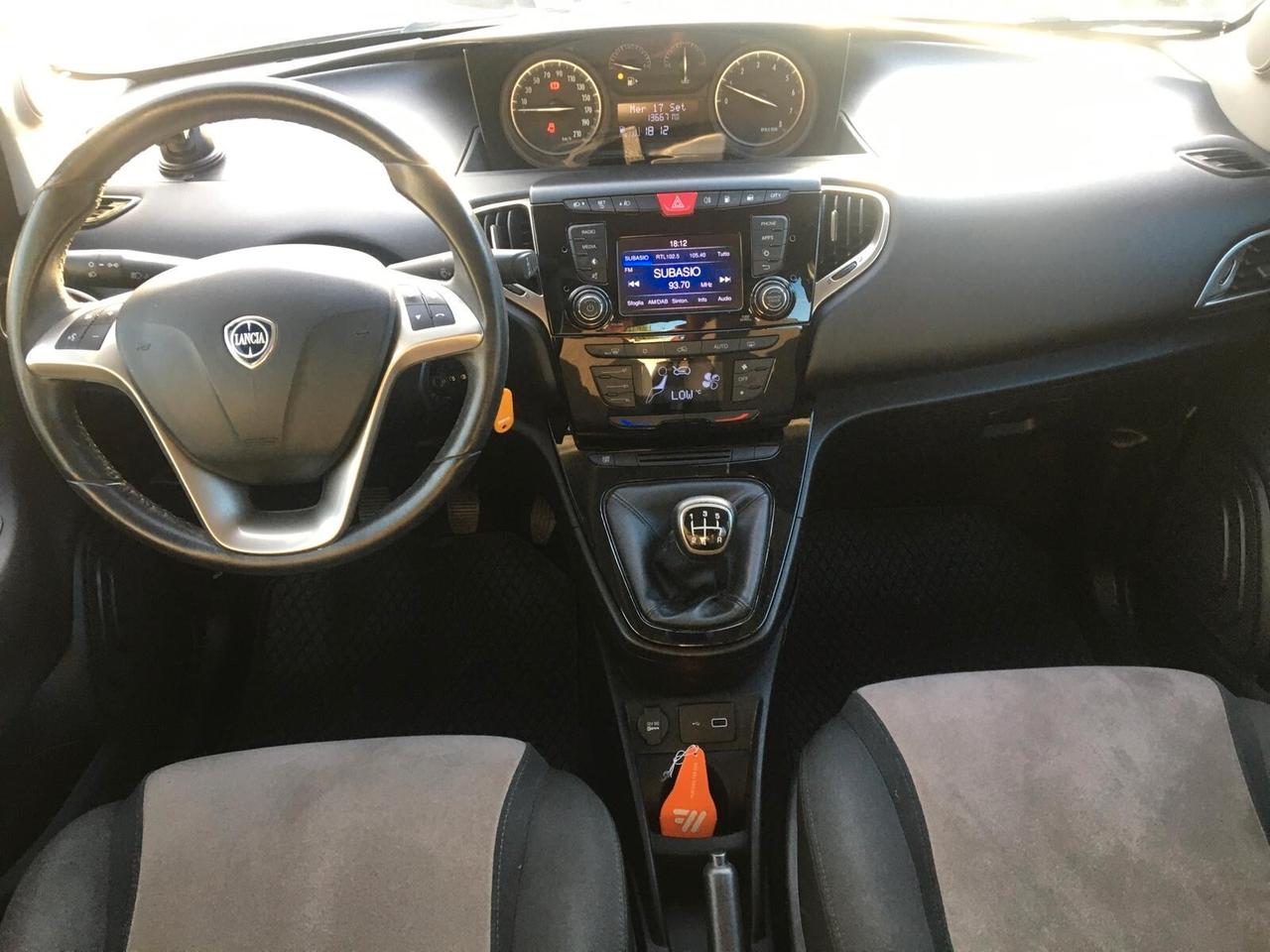 Lancia Ypsilon 0.9 TwinAir 5 porte Metano Ecochic Platinum