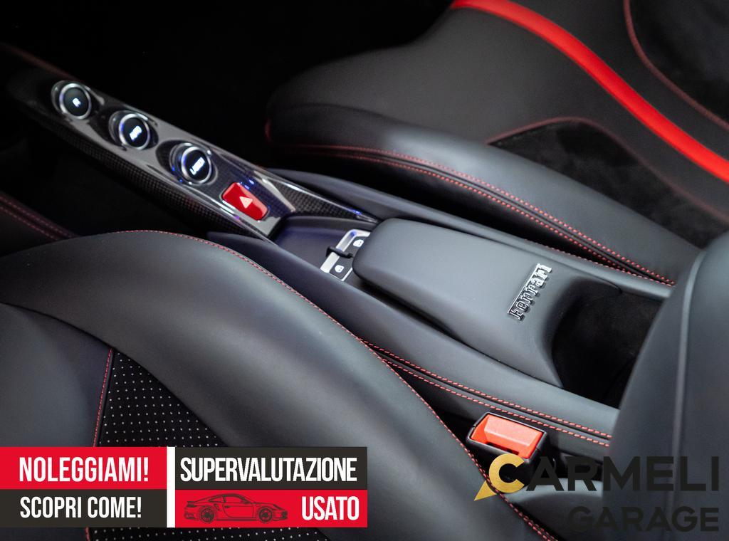 Ferrari F8 Tributo Coupe ITALIANA-IVA ESPOSTA-SEDILI RACING-VOLANTE CARBONIO