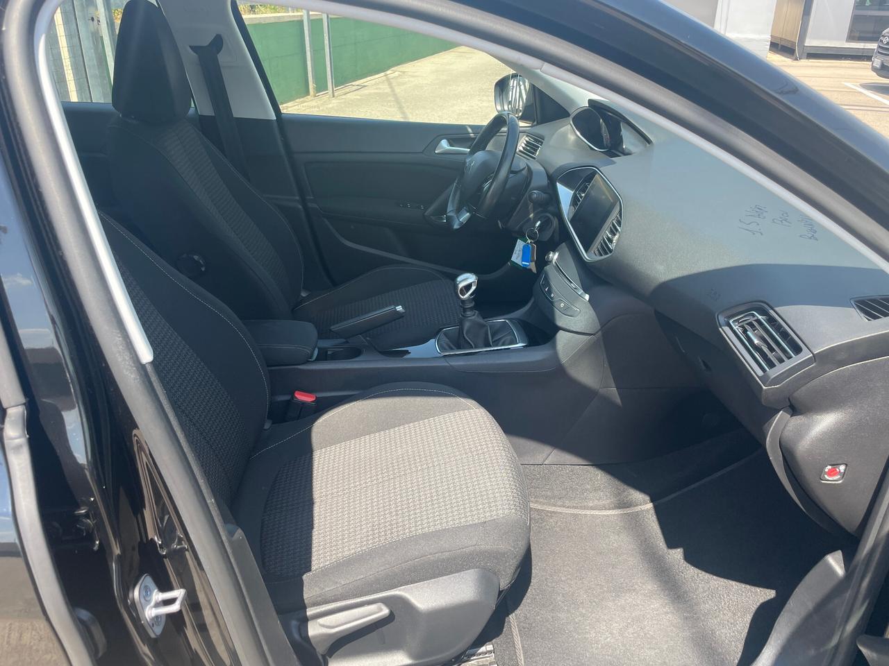 Peugeot 308 1.5 BlueHDi 130 S&S SW Active