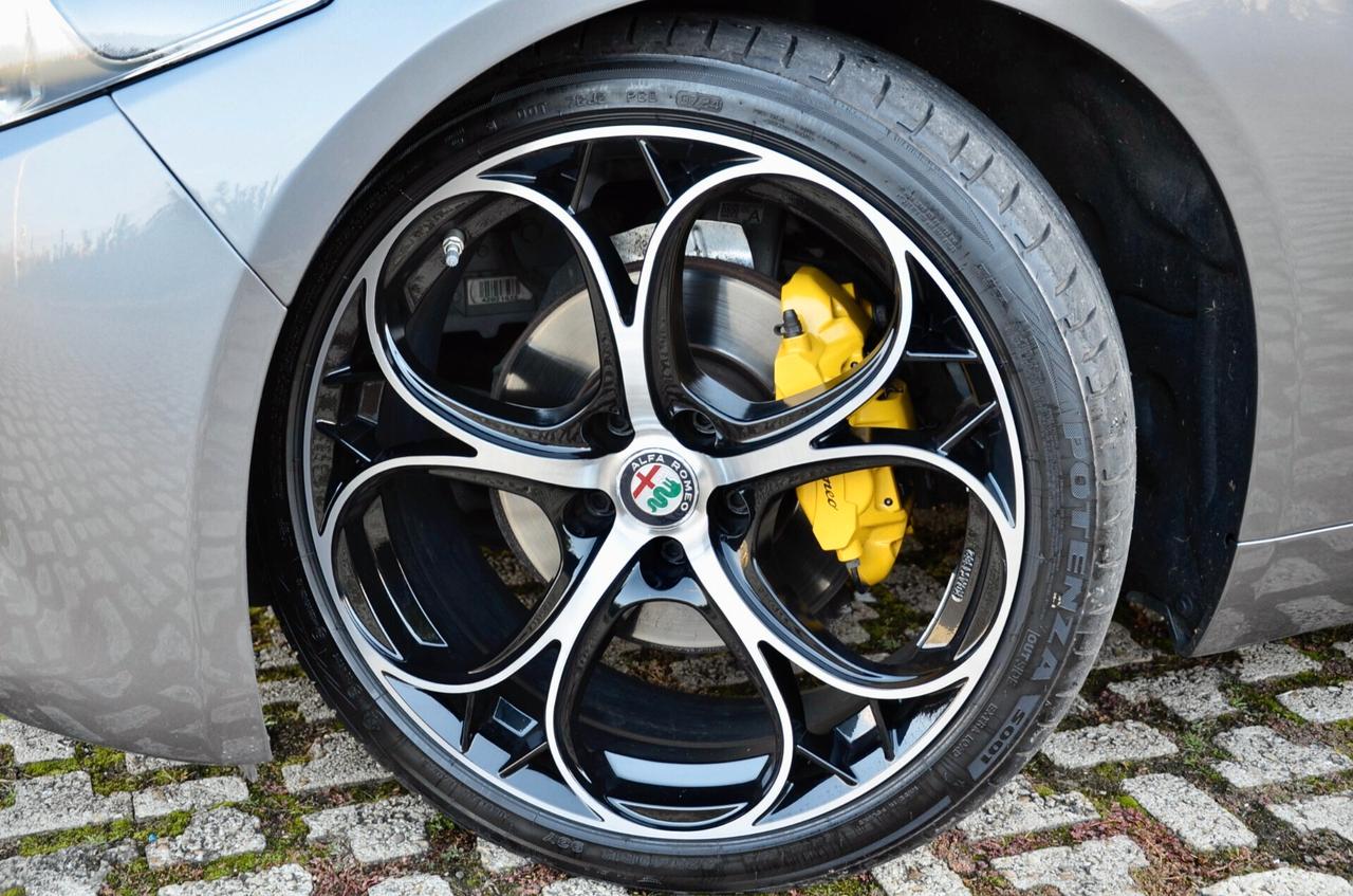 ALFA ROMEO GIULIA 2.2 TD 190cv AT8, ECCELLENTI CONDIZIONI, UFF ITALIANA, SERVICE UFFICIALI, EURO 6D, FARI XENO, NAVI, RETROCAMERA, APPLE ANDROID, PERMUTE