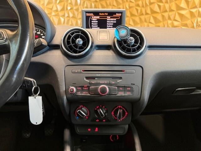 Audi A1 3p 1.6 tdi S-line 105cv