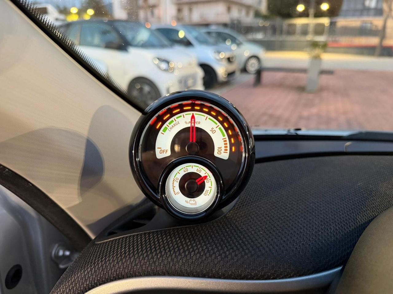 Smart ForFour EQ Pulse