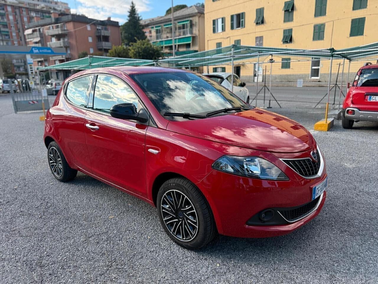 Lancia Ypsilon 1.0 FireFly 5 porte S&S Hybrid Ecochic Gold