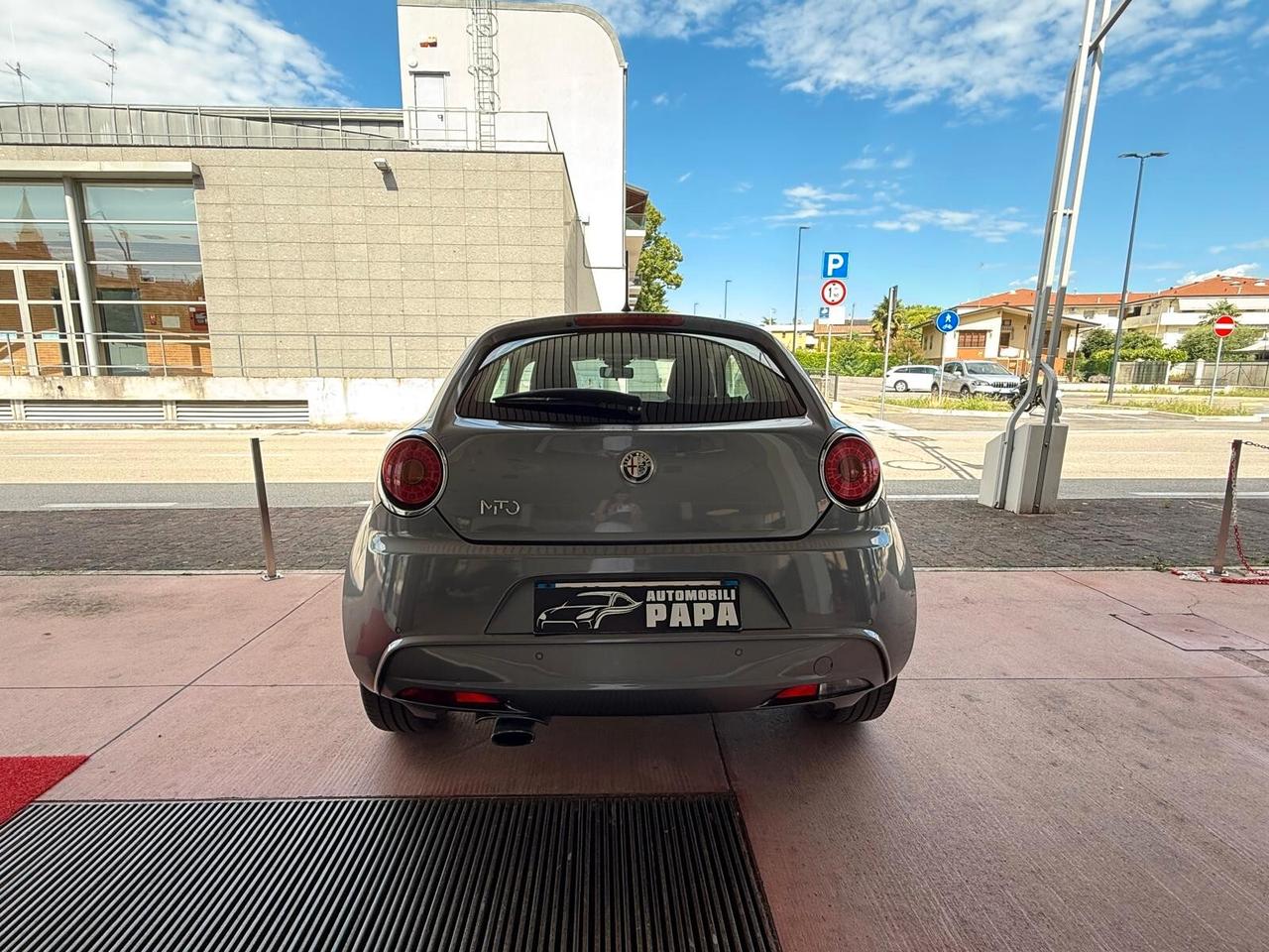 Alfa Romeo MiTo 1.6 JTDm 16V Distinctive Sport Pack
