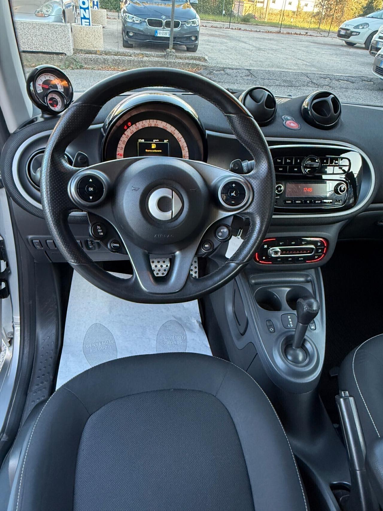 " UNA CHICCA " Smart ForTwo 70 1.0 cabrio Passion