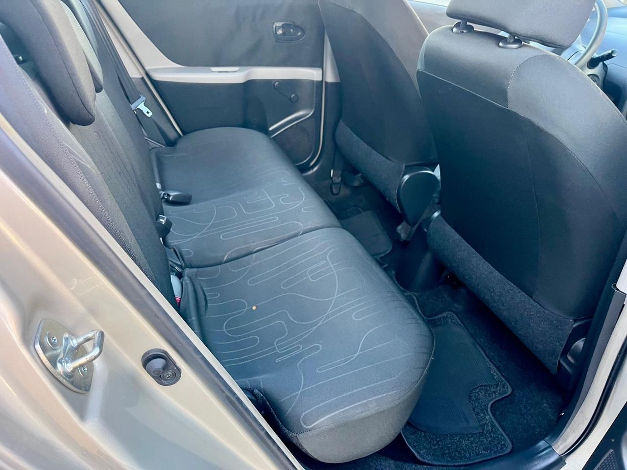 Toyota Yaris 1.0benz 2010 128.000km perfetta per neopatentati