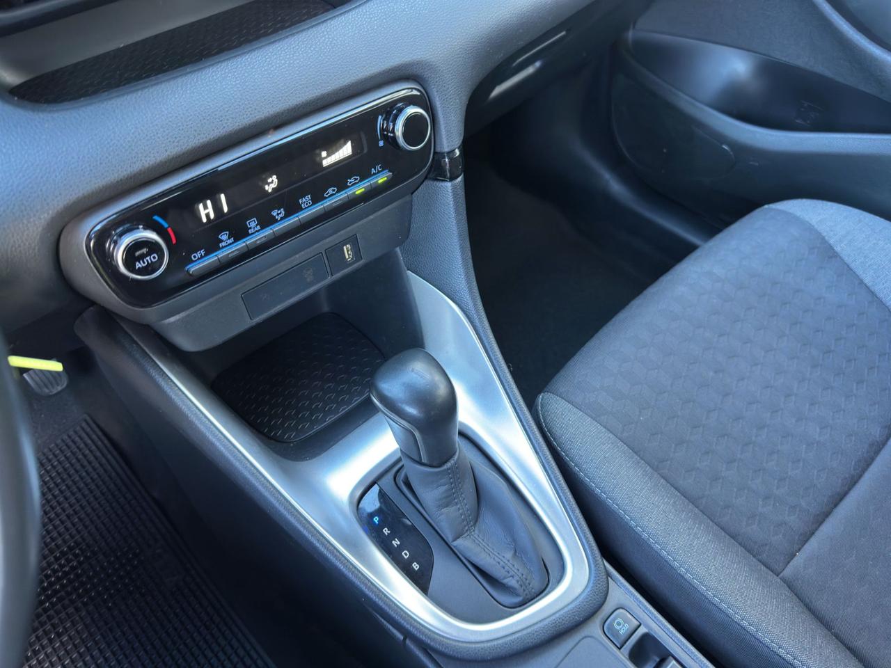 Toyota Yaris 1.5h Business