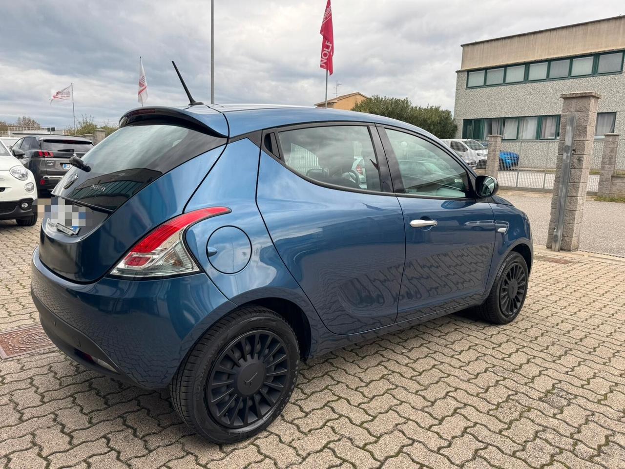 Lancia Ypsilon 1.0 FireFly 5 porte S&S Hybrid Ecochic Gold