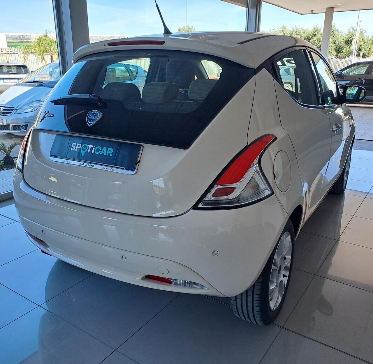 Lancia Ypsilon 1.2 B/GPL 69 CV 5 porte Gold