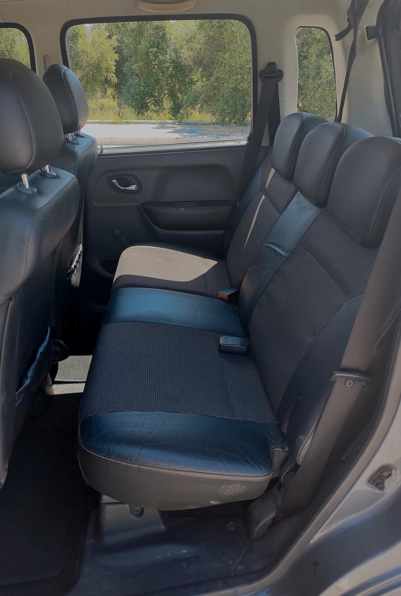 Opel Agila 1.3 CDTI Multijet Cosmo NEOPATENTATI