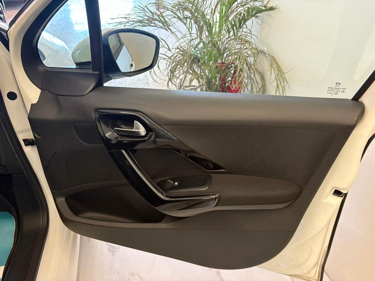 Peugeot 208 1.2 VTi 82 CV 5 porte Allure