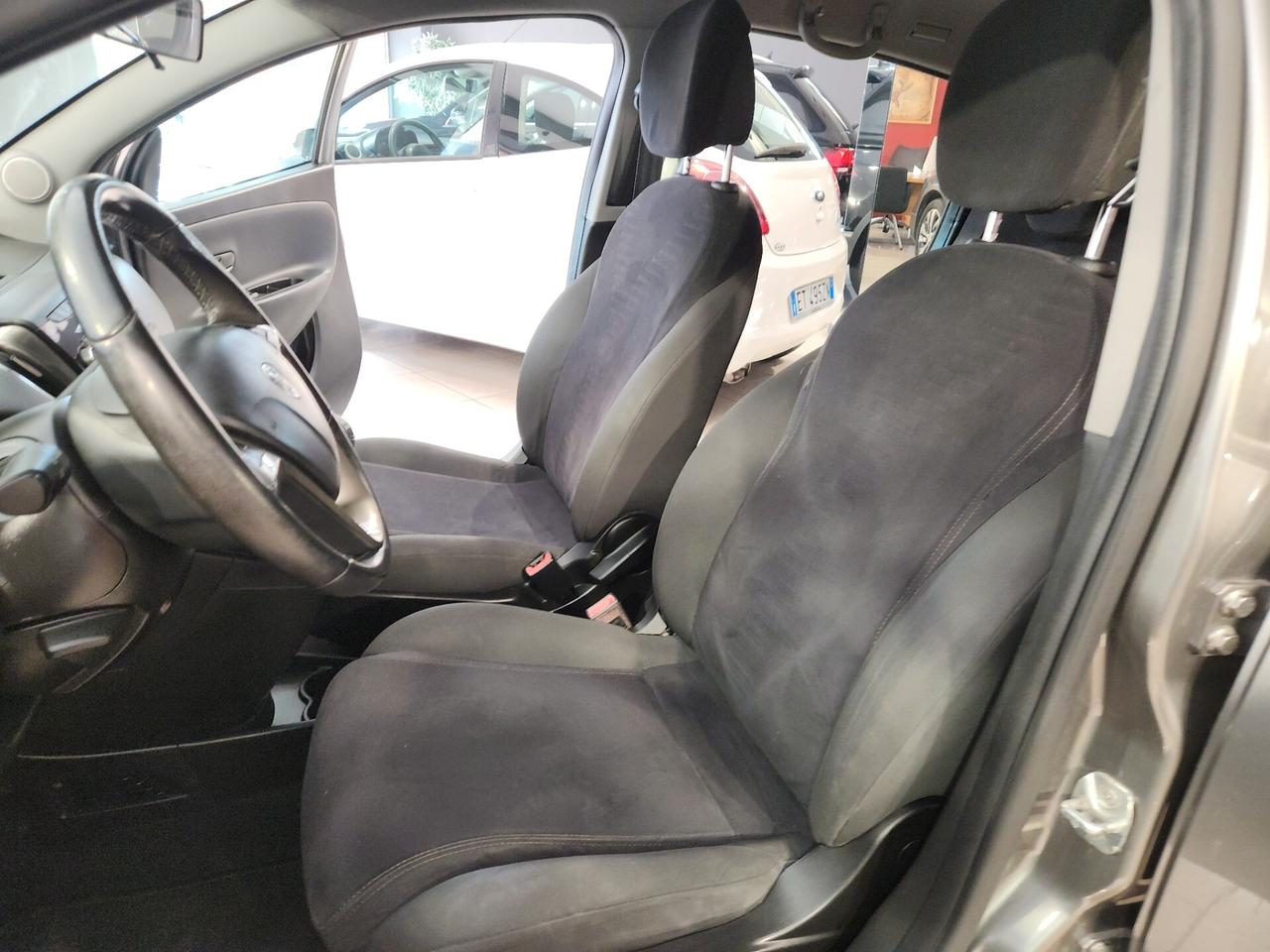 Lancia Ypsilon