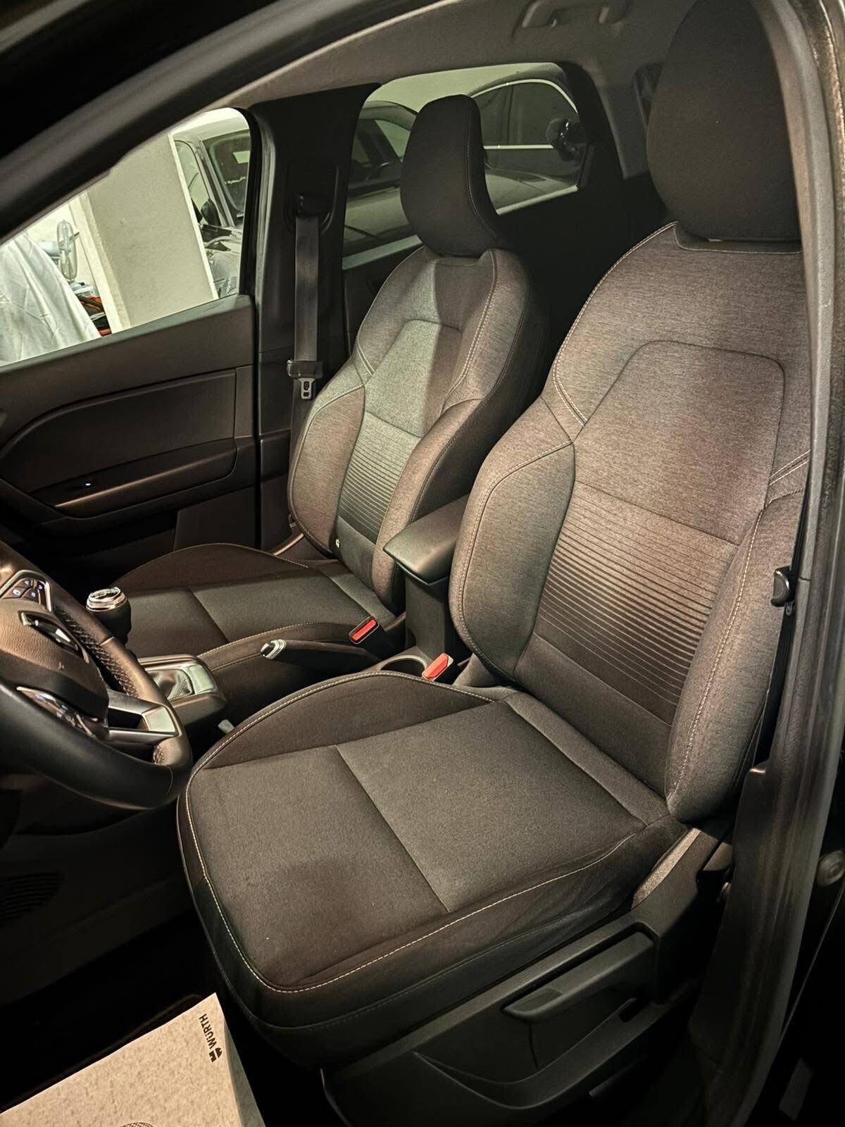 Renault Captur Blue dCi 115 CV Business '''\\