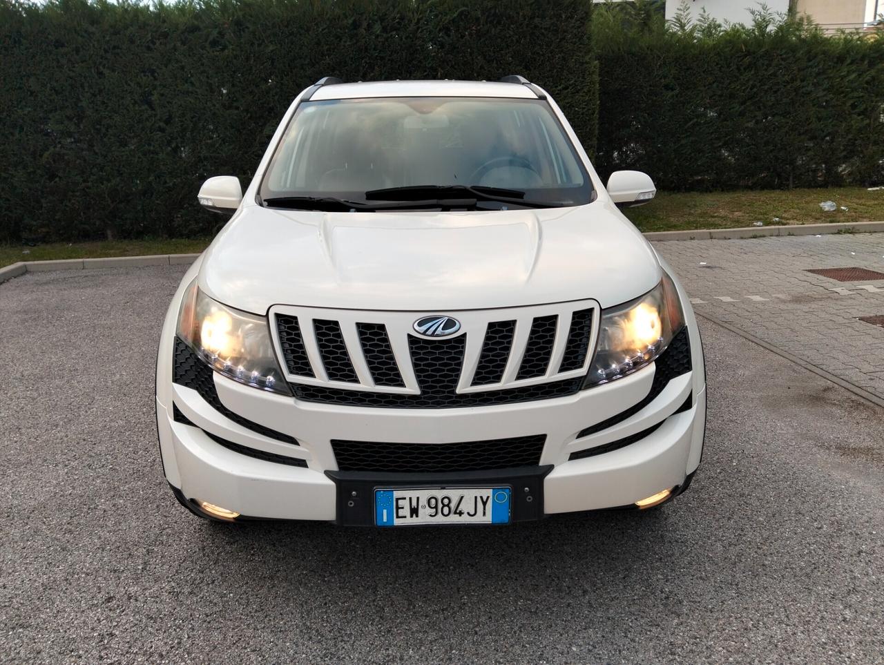 Mahindra XUV500 2.2 16V AWD W8