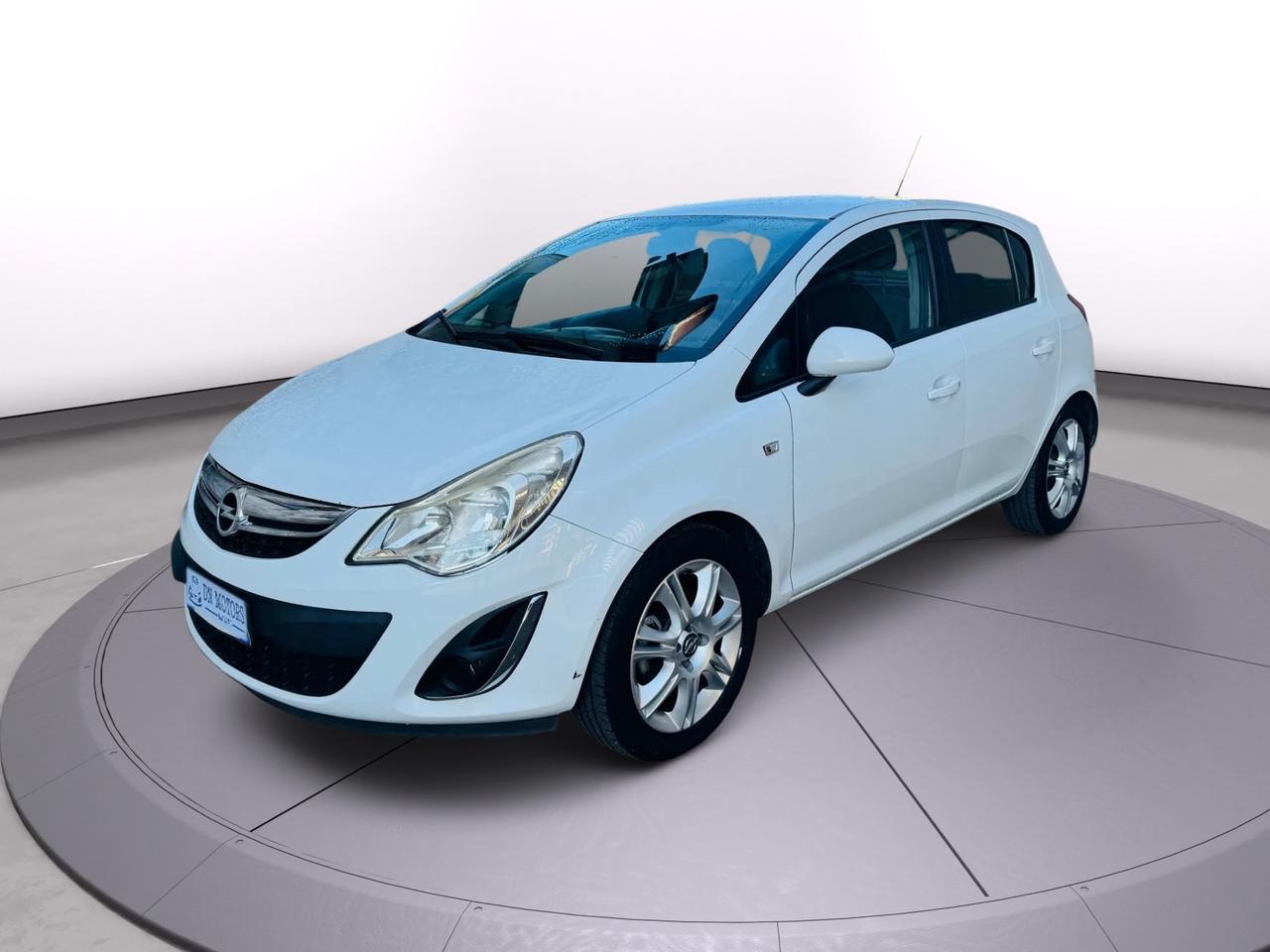Opel Corsa 1.2 benzina gpl anno 2013