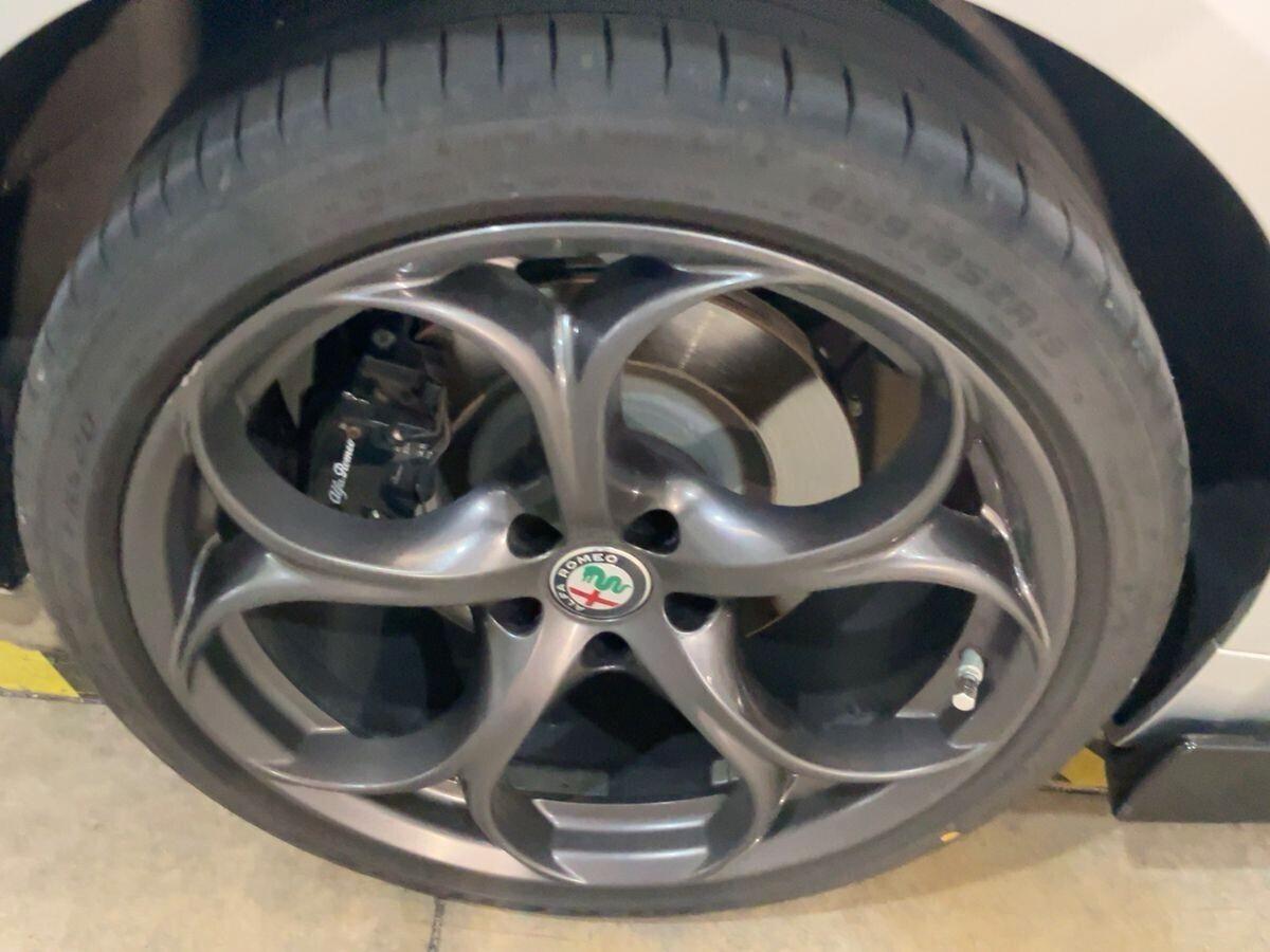 Alfa Romeo Giulia 2.2 Turbodiesel 210 CV AT8 AWD Q4 Veloce