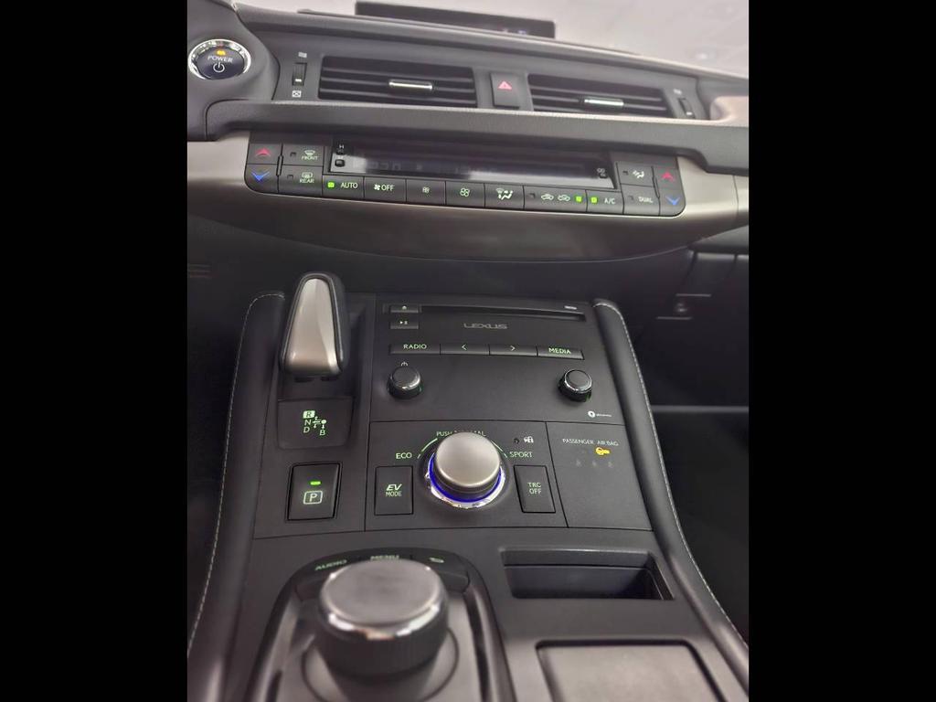 Lexus CT 200h 1.8 Hybrid Business CVT