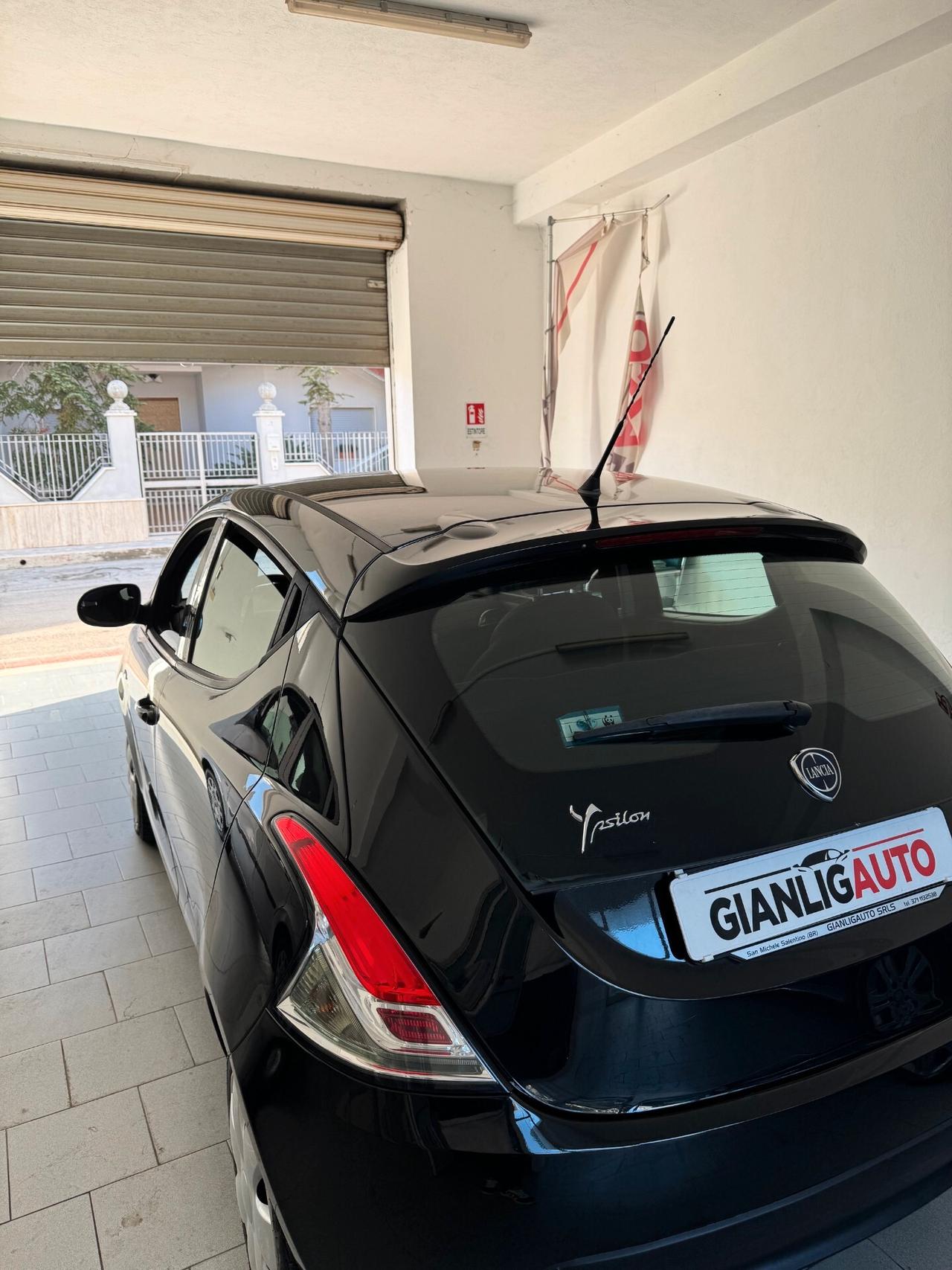 Lancia Ypsilon 1.2 69 CV 5 porte Elefantino