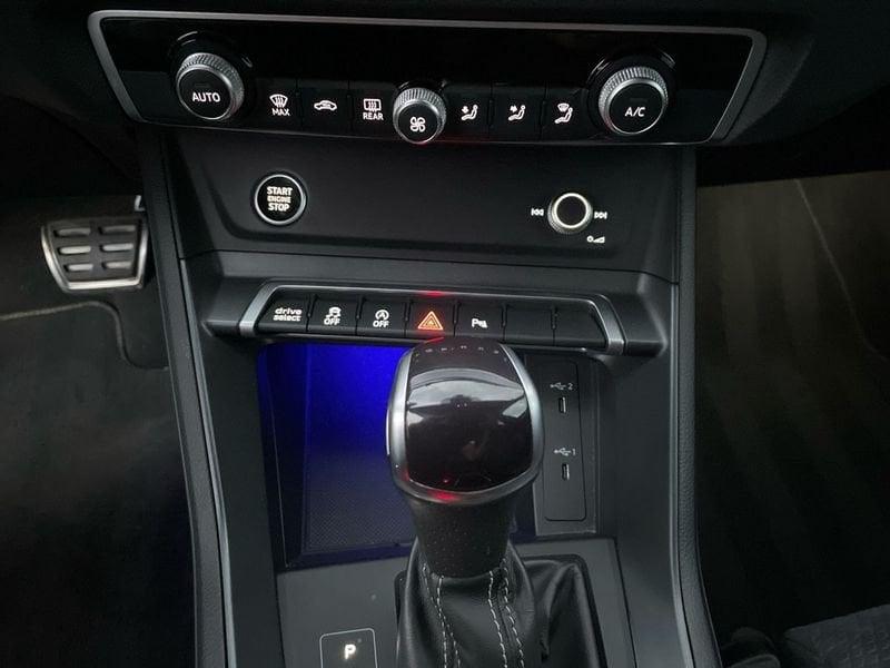 Audi Q3 I 2019 Sportback 35 2.0 tdi Identity Black s-tronic