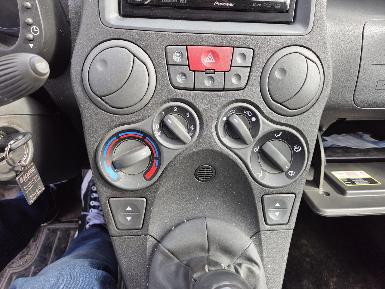 Fiat Panda 1.2 Dynamic AUTOCARRO SI NEOPATENTATI